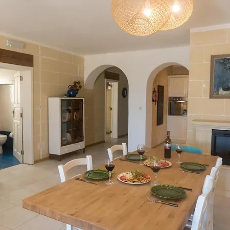 Dar Ta'gajdoru W/terrace-180° Country View Cste1-1 *